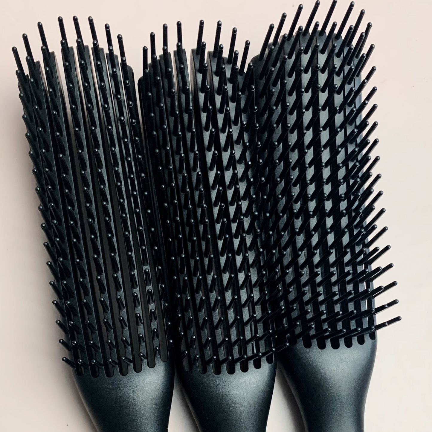 DETANGLING HAIR BRUSH